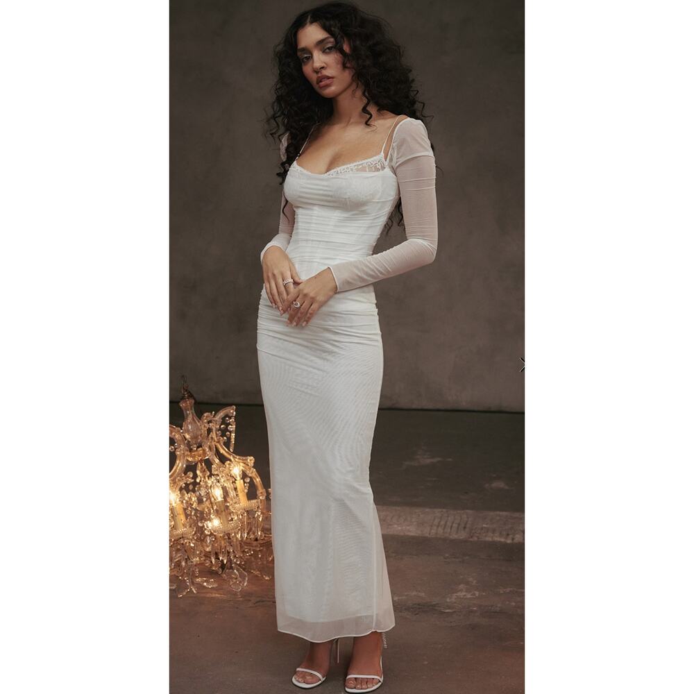 KATARINA
House of CB Medium Plus (bust)
WHITE MAXI DRESS
USD $255